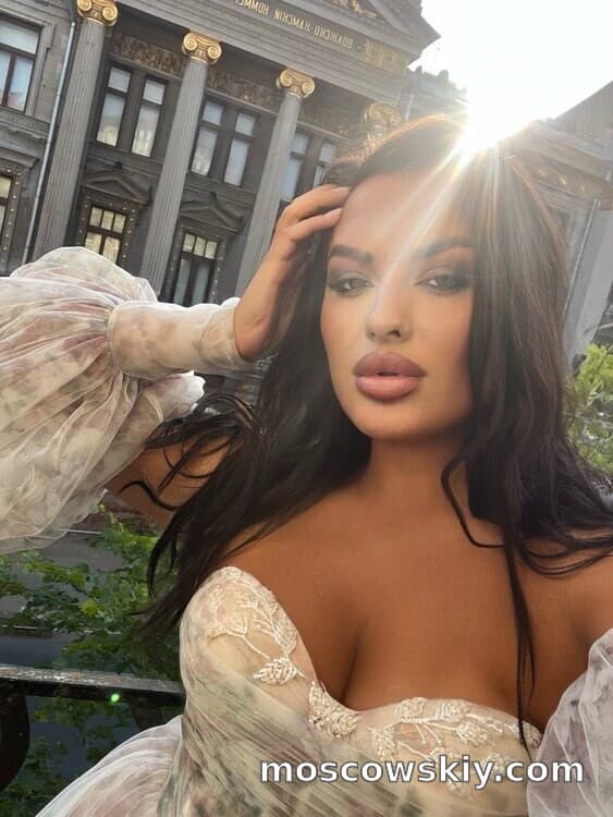 Yasmin 8