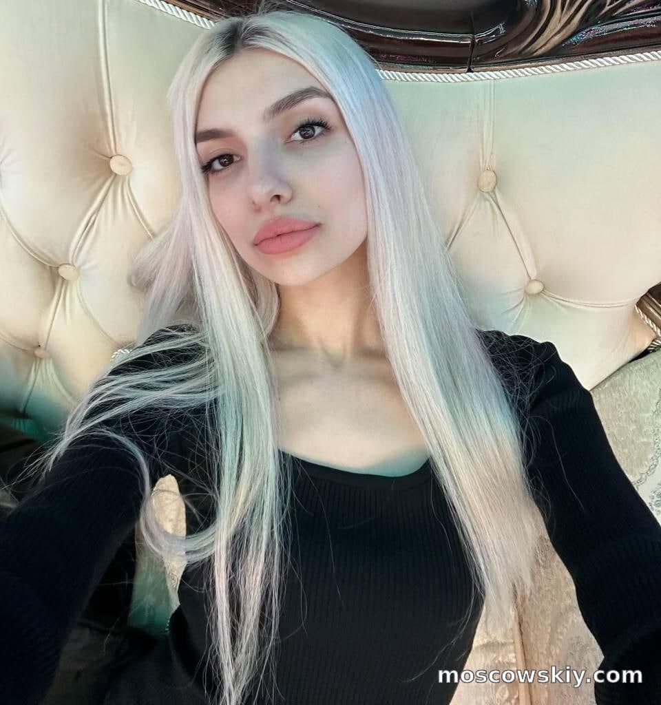 Selena 8