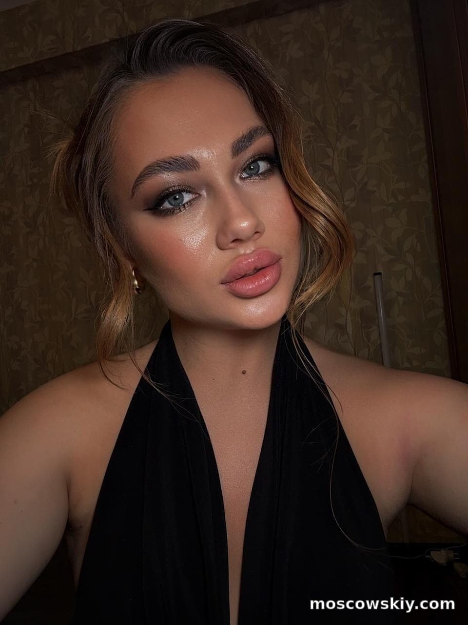 Амелия 10